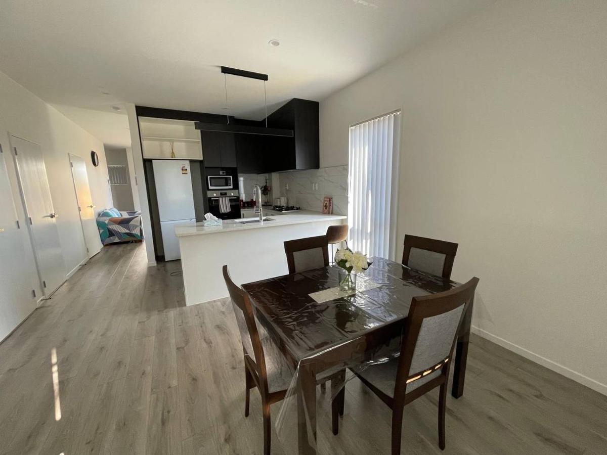 4 Bedroom Home Fully Furnished In Papakura, Auckland Eksteriør bilde