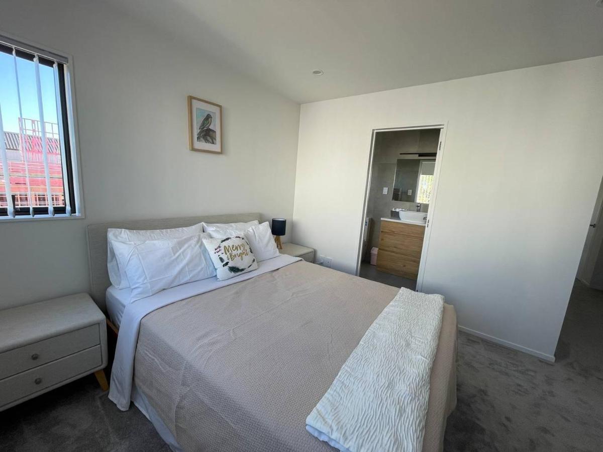 4 Bedroom Home Fully Furnished In Papakura, Auckland Eksteriør bilde