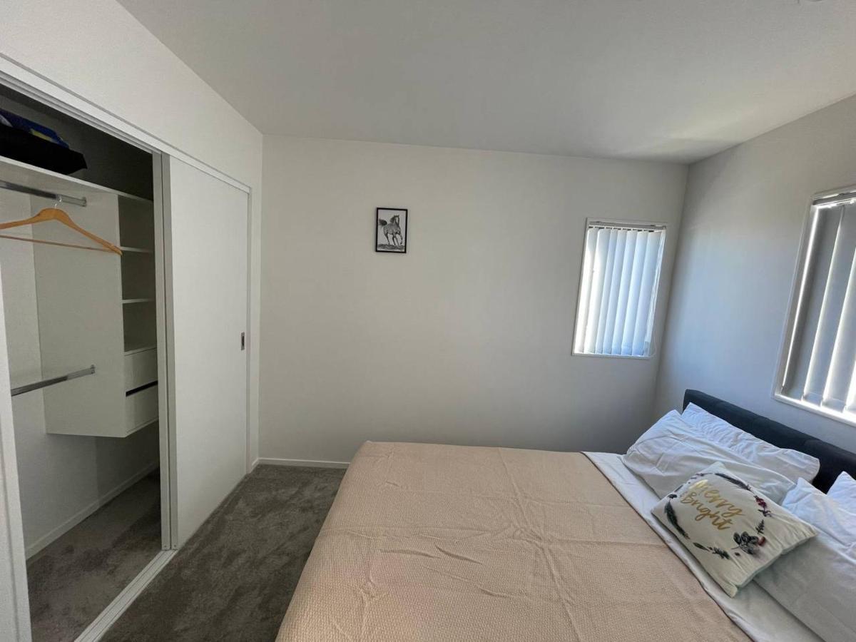4 Bedroom Home Fully Furnished In Papakura, Auckland Eksteriør bilde