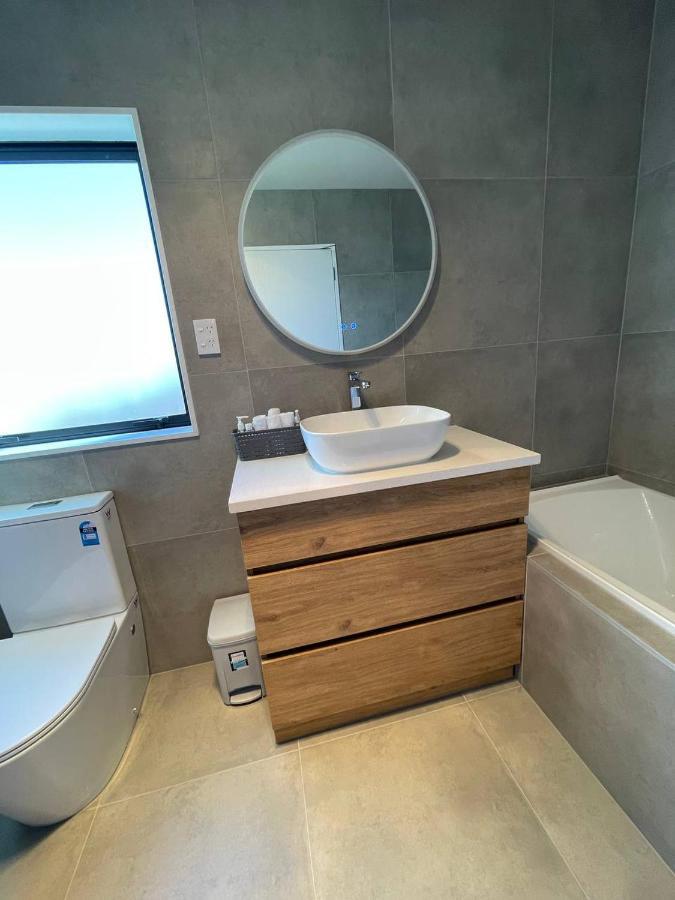 4 Bedroom Home Fully Furnished In Papakura, Auckland Eksteriør bilde