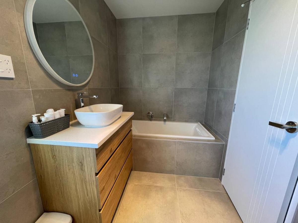 4 Bedroom Home Fully Furnished In Papakura, Auckland Eksteriør bilde