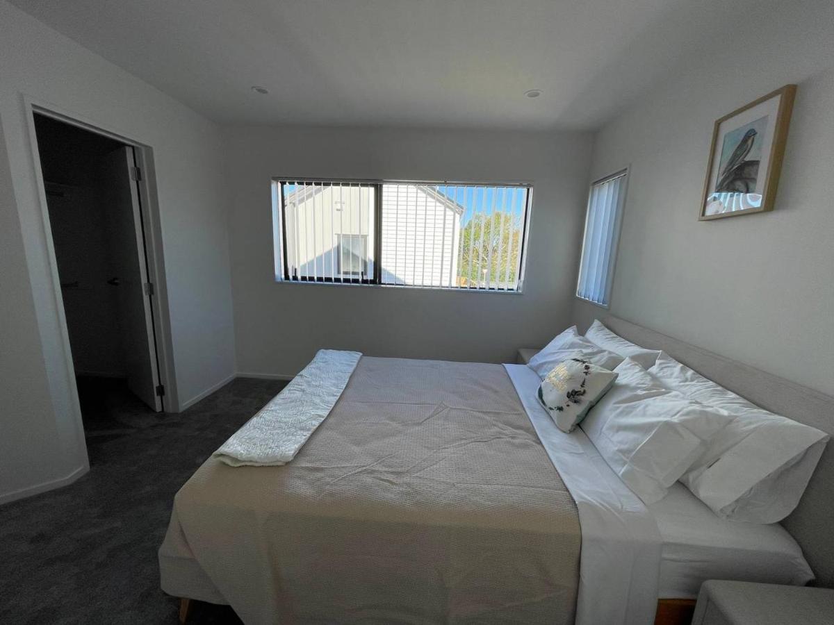4 Bedroom Home Fully Furnished In Papakura, Auckland Eksteriør bilde